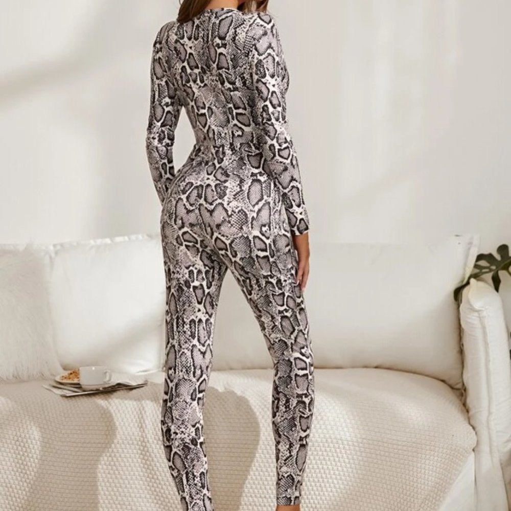 Grey Snakeskin  Pajama Jumpsuit in M - Picture 2 of 3